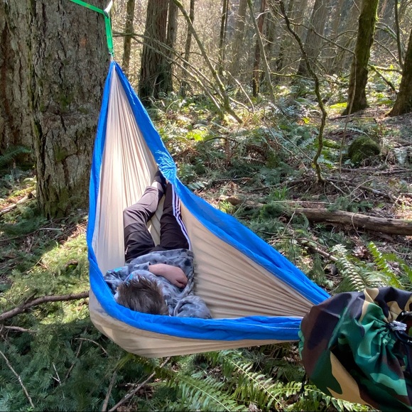 - Brand New-Ultra Light weight Nylon Hammock COLORS AVAILABLE!!! - Picture 3 of 16